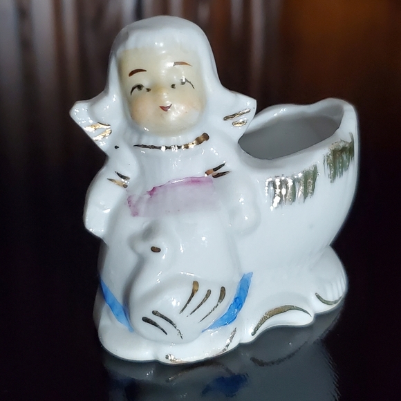 Vntg White Gold Gilt Netherlands 🇳🇱 Girl Goose and Basket Porcelain Toothpick - Picture 7 of 8